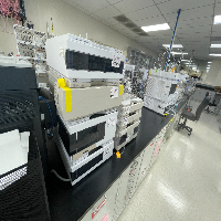 Agilent 1100 Series HPLC System with VWD Autosampler and Degasser image 1